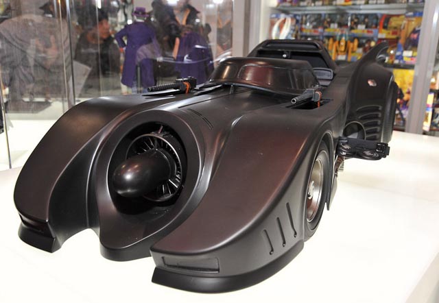 batmobile 89 hot toys