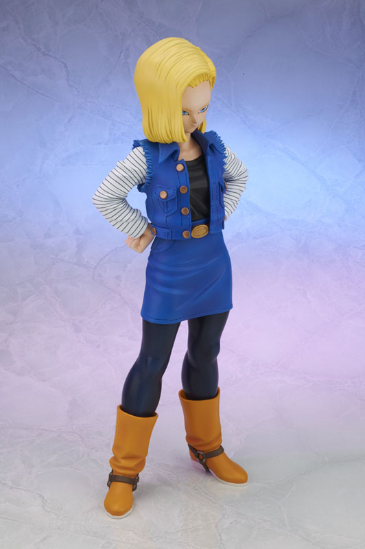 android 18 nude statue