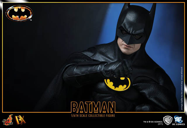 Hot Toys – DX09 - Batman: 1/6th scale Batman Collectible Figure |  CollectionDX